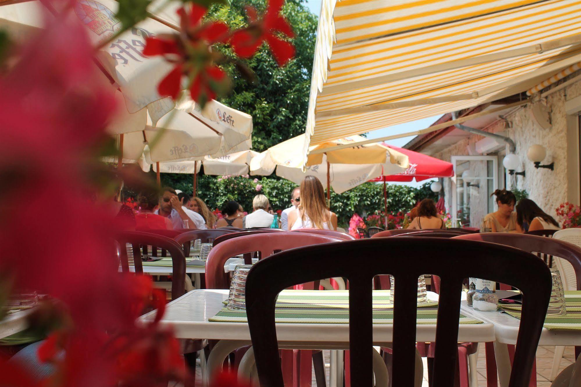 רונגיס Hotel Restaurant Maison Blanche מראה חיצוני תמונה