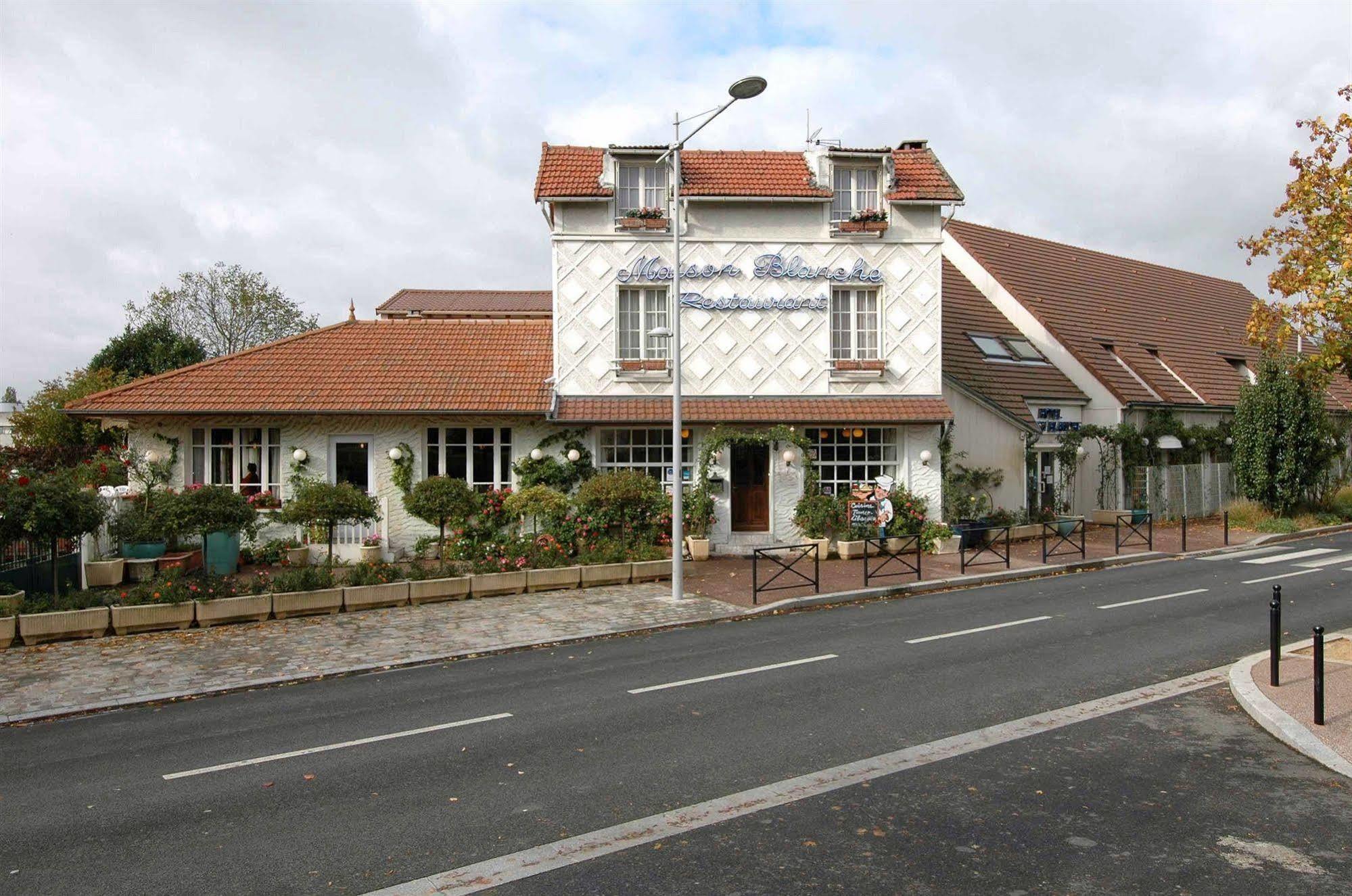 רונגיס Hotel Restaurant Maison Blanche מראה חיצוני תמונה