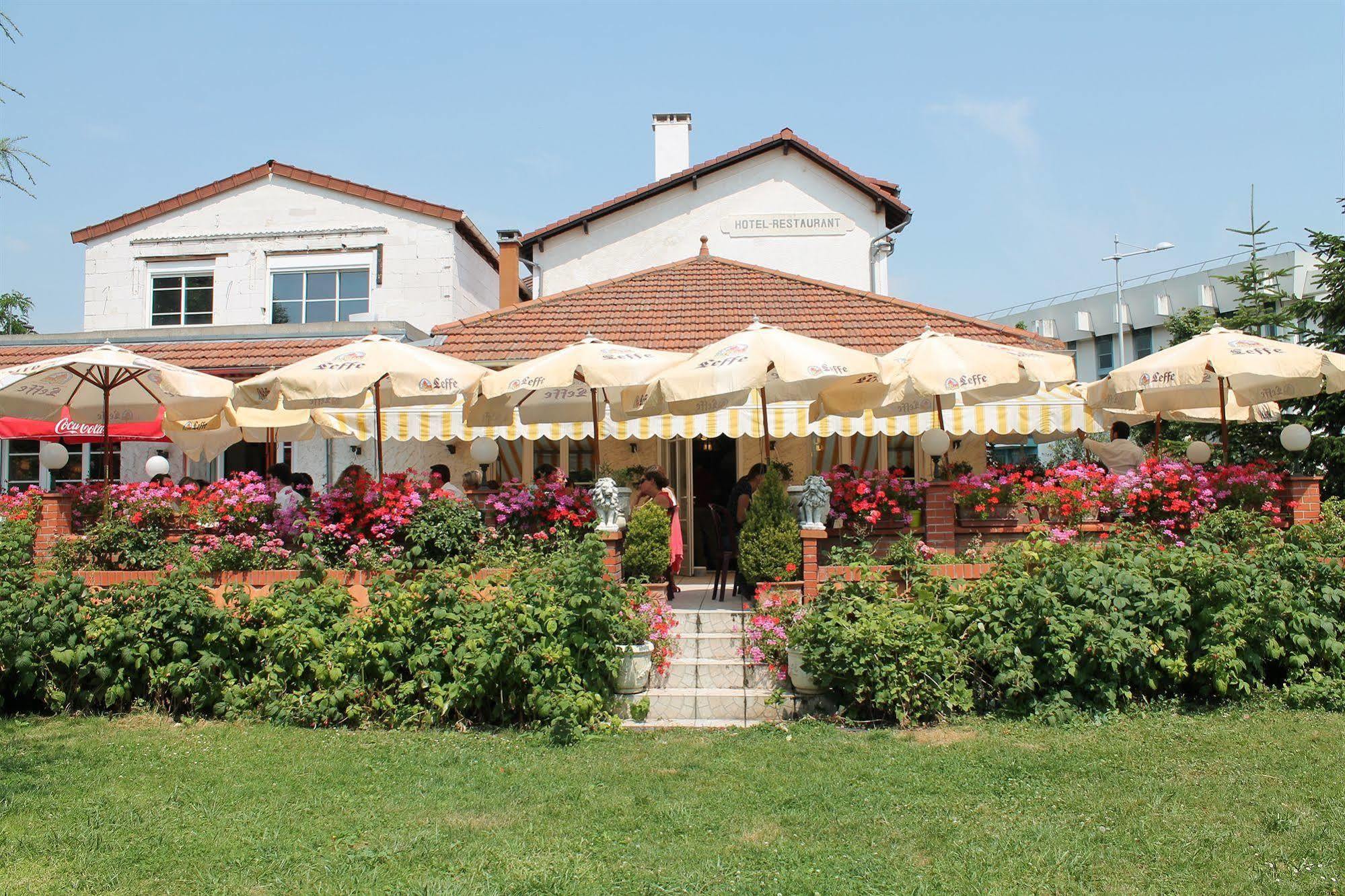 רונגיס Hotel Restaurant Maison Blanche מראה חיצוני תמונה